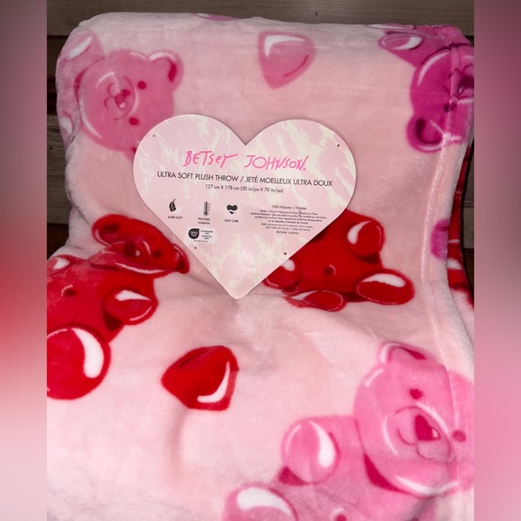 Super Cute Betsey Johnson Pink Teddy Bears 🧸 with Hearts ❤️ Throw Blanket 50x70 - Picture 4 of 8